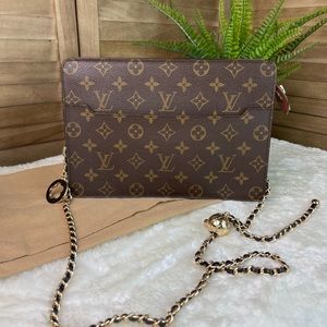 Louis Vuitton crossbody pouch